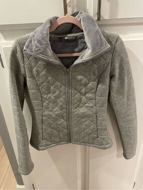 The North Face Women's Gray Quilted Fleece Lined, Zip-Up Jacket, size XS